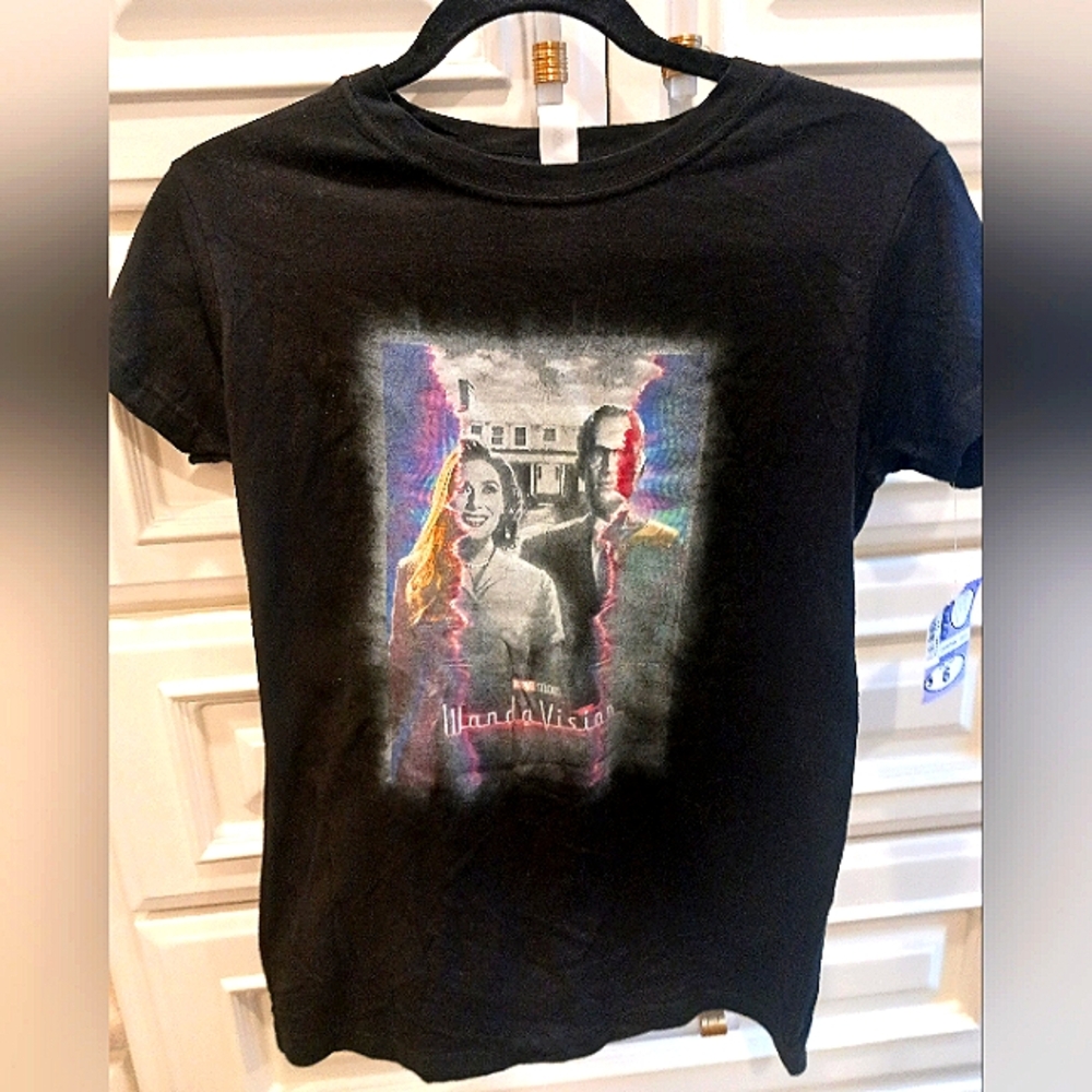 NWT! Marvel Wonder Vision fitted t-shirt, Small